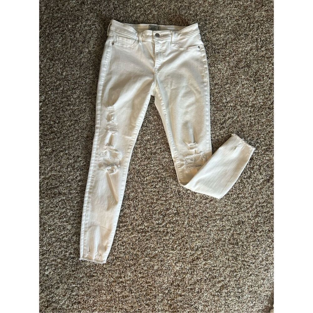 Abercrombie & Fitch Distressed White Skinny Jeans Size 6/28 Pockets